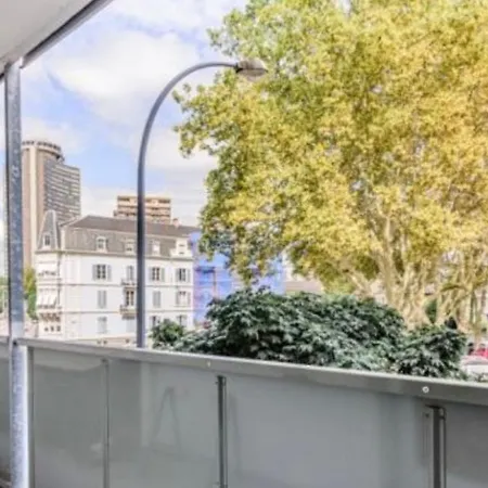 Charment F3 A 8 Min De La Gare A Pied Et 1 Min Du Centre Appartement